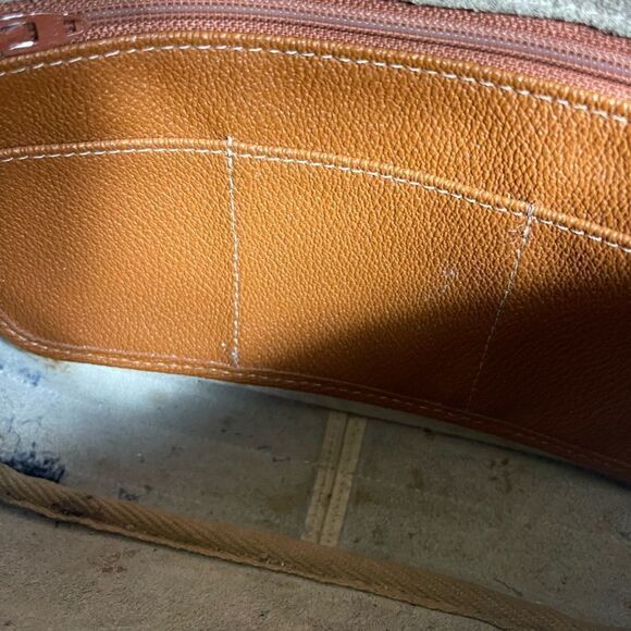 Dooney & Bourke vintage leather beige with tan trims and strap crossbody bag - Picture 11 of 15